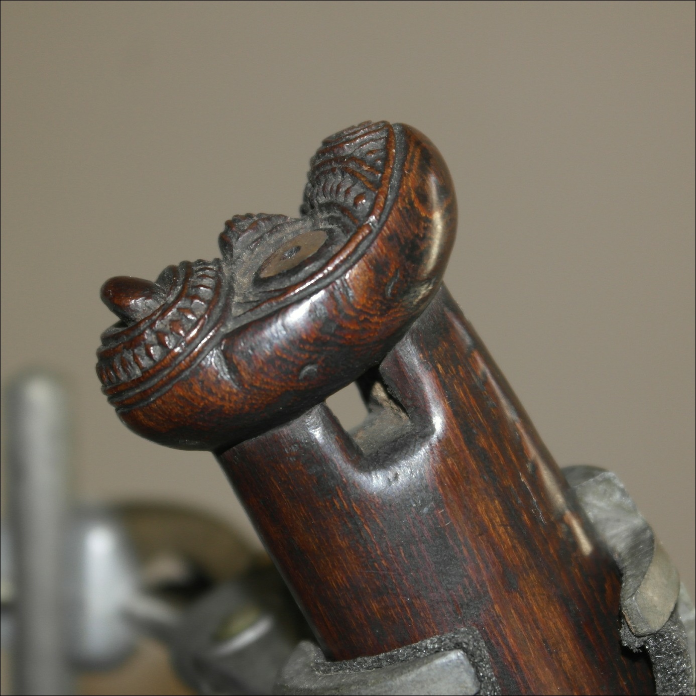 19th century Maori wahaika hand club, 19th century Maori weapon, Maori antique club, Maori artifact, Polynesian weapons and antiques gallery, Oceanic art antiques and weapons, Maori war club, 19ème siècle Maoris massue de guerre, looking to buy tribal antiques art and weapons, buying Maori antiques, buying Maori clubs and artifactsweapons, buying Maori antiques, buying Maori clubs and artifacts, selling Maori antiques, selling Maori clubs and artifacts