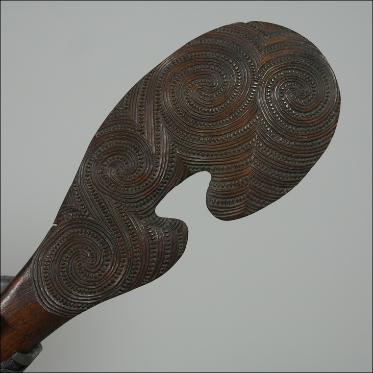 19th century maori wahaika hand club, 19th century Maori weapon, Maori antique club, Maori artifact, Polynesian weapons and antiques gallery, Oceanic art antiques and weapons, Maori war club, 19ème siècle Maoris massue de guerre, looking to buy tribal antiques art and weapons, buying Maori antiques, buying Maori clubs artifacts and weapons, buying Maori antiques, buying Maori clubs and artifacts