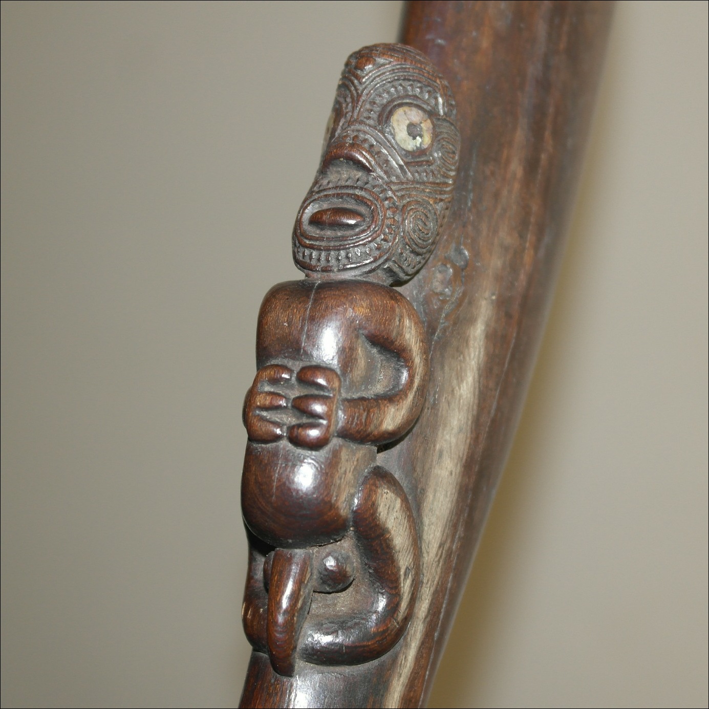 19th century Maori wahaika hand club, 19th century Maori weapon, Maori antique club, Maori artifact, Polynesian weapons and antiques gallery, Oceanic art antiques and weapons, Maori war club, 19ème siècle Maoris massue de guerre, looking to buy tribal antiques art and weapons, buying Maori antiques, buying Maori clubs and artifactsweapons, buying Maori antiques, buying Maori clubs and artifacts, selling Maori antiques, selling Maori clubs and artifacts