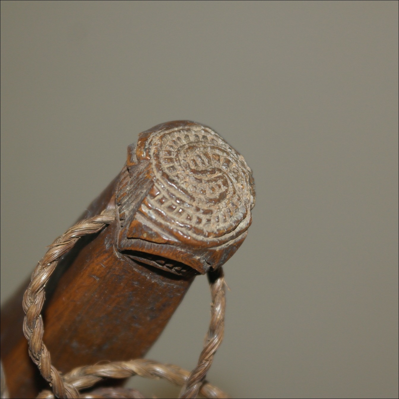 19th century Maori patuki hand club, 19th century Maori weapon, Maori antique club, Maori artifact, Polynesian weapons and antiques gallery, Oceanic art antiques and weapons, Maori war club, 19ème siècle Maoris massue de guerre, looking to buy tribal antiques art and weapons, buying Maori antiques, buying Maori clubs artifacts and weapons, buying Maori antiques, buying Maori clubs and artifacts