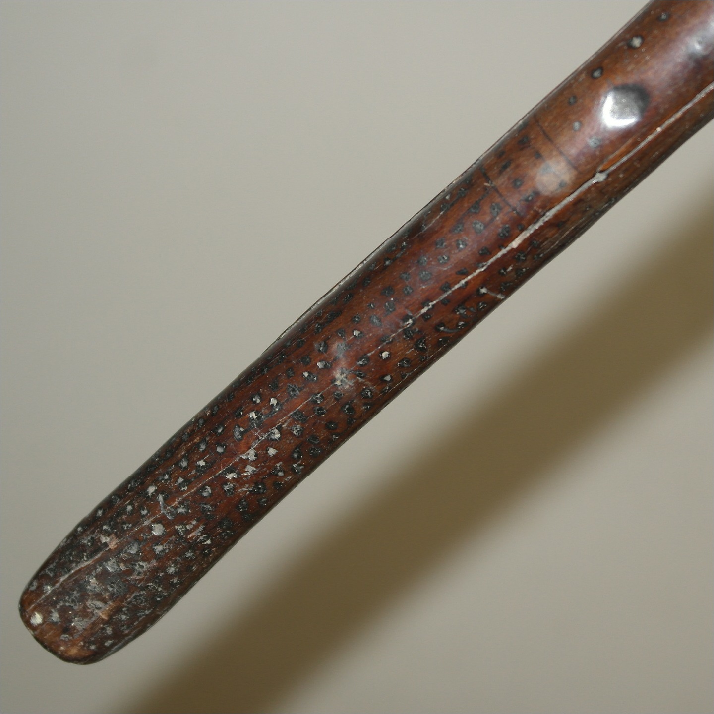 19th century Fijian ula throwing club, 19th century Fijian antique, 19th century Fijian club, 19th century Fijian war club, Fijian weapon, Fijian artifact, Polynesian tribal art antiques and weapons gallery, Oceanic tribal art antiques and weapons gallery, ethnographic tribal art antiques and weapons gallery, 19ème siècle Fidji massue de guerre, looking to buy Fijian tribal antiques art and weapons, buying Fijian antiques, buying Fijian clubs artifacts and weapons, buying Fijian antiques