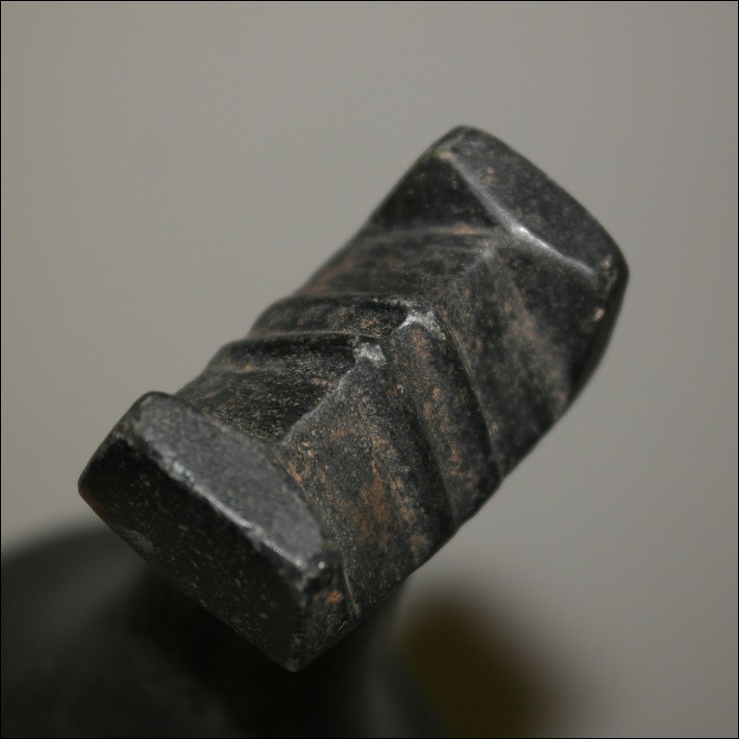 19th century Penu pounder, 19th century tahiti pounder, 19th century Tahitian pounder, antique basalt tahitian pounder