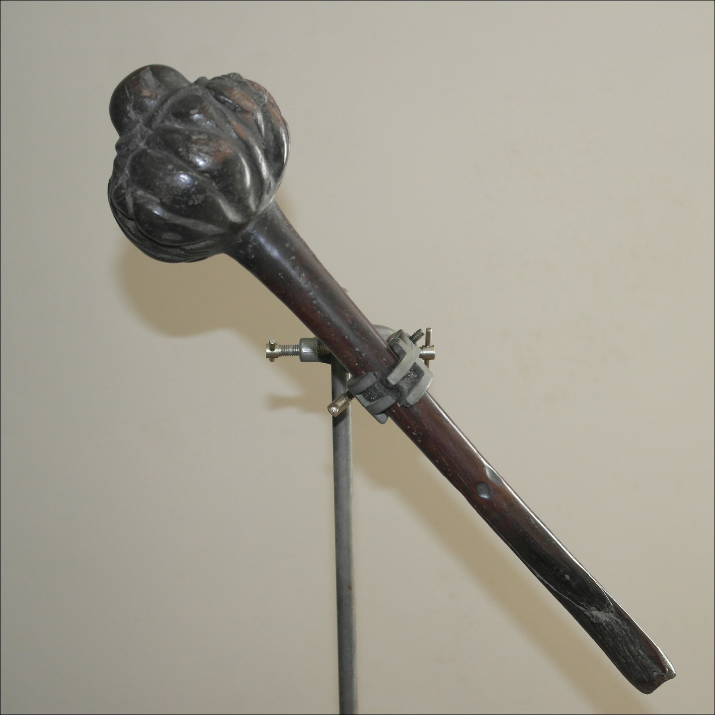 19th century Fijian ula throwing club, 19th century Fijian antique, 19th century Fijian club, 19th century Fijian war club, Fijian weapon, Fijian artifact, Polynesian tribal art antiques and weapons gallery, Oceanic tribal art antiques and weapons gallery, ethnographic tribal art antiques and weapons gallery, 19ème siècle Fidji massue de guerre, looking to buy Fijian tribal antiques art and weapons, buying Fijian antiques, buying Fijian clubs artifacts and weapons, buying Fijian antiques
