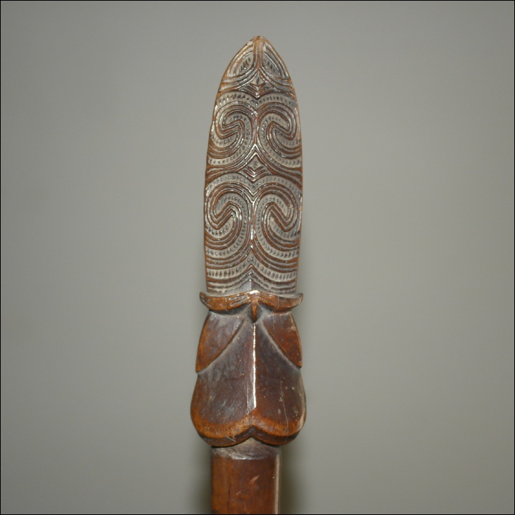 19th century Maori taiaha, Maori antique, Maori artifact, 19th century maori carving, 19th century Maori antique, 19th century Maori artifact, polynesian tribal art antiques and weapons gallery, oceanic tribal art antiques and weapons gallery, ethnographic tribal art antiques and weapons gallery, 19ème siècle Maoris massue de guerre, looking to buy tribal antiques art and weapons, buying Maori antiques, buying Maori clubs, artifacts and weapons, buying Maori antiques, buying Maori clubs and artifacts