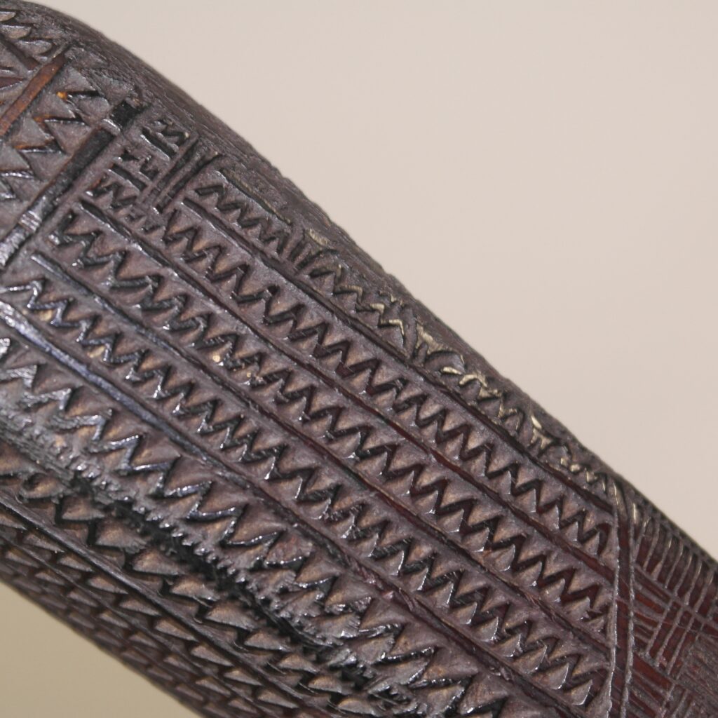 18th - 19th century Tongan club apai'apa, 'akau tau club, Tongan tribal art antiques and weapons gallery, 19ème siècle Tongan massue de guerre, Tongan war club