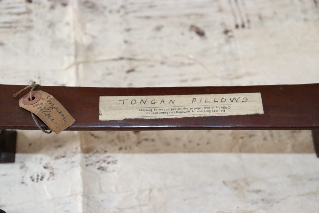 19th century Tongan Laloni kali headrest, antique Tongan hahapo kali, Tongan tribal art antiques and weapons gallery, 19ème siècle Tongan massue de guerre