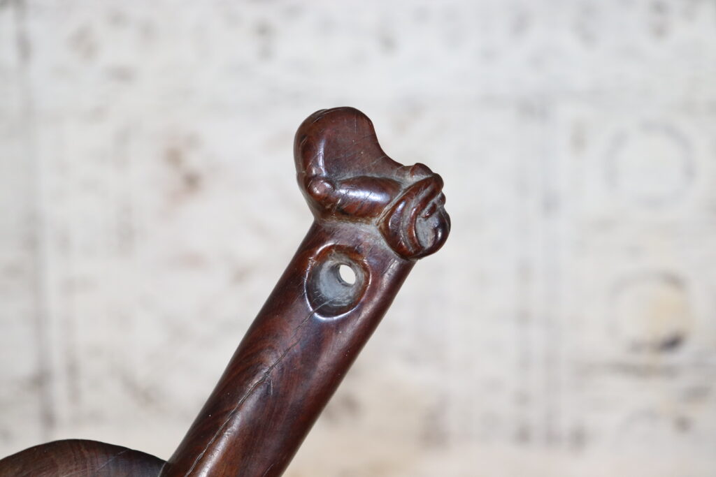 19th century Maori kotiate club, 19th century Maori weapon, Maori antique club, Maori artifact, Polynesian weapons and antiques gallery, Oceanic art antiques and weapons, Maori war club, 19ème siècle Maoris massue de guerre