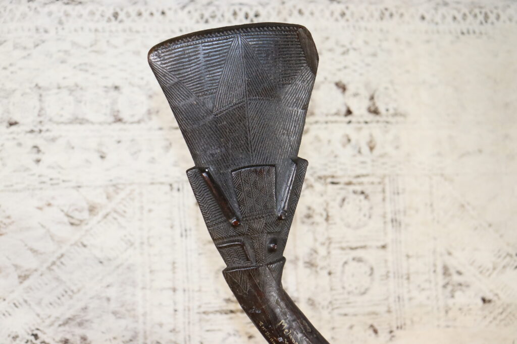 19th century Fijian gugu club, Polynesian tribal art antiques and weapons gallery, Fijian siriti club, 19ème siècle Fidji massue de guerre