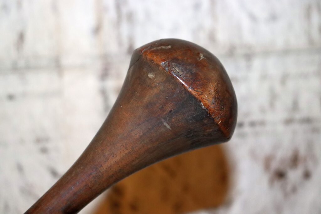 19th century Tongan throwing club, 'Akau tau, apa' apai club, Tongan tribal art antiques and weapons gallery, 19ème siècle Tongan massue de guerre, Tongan war club