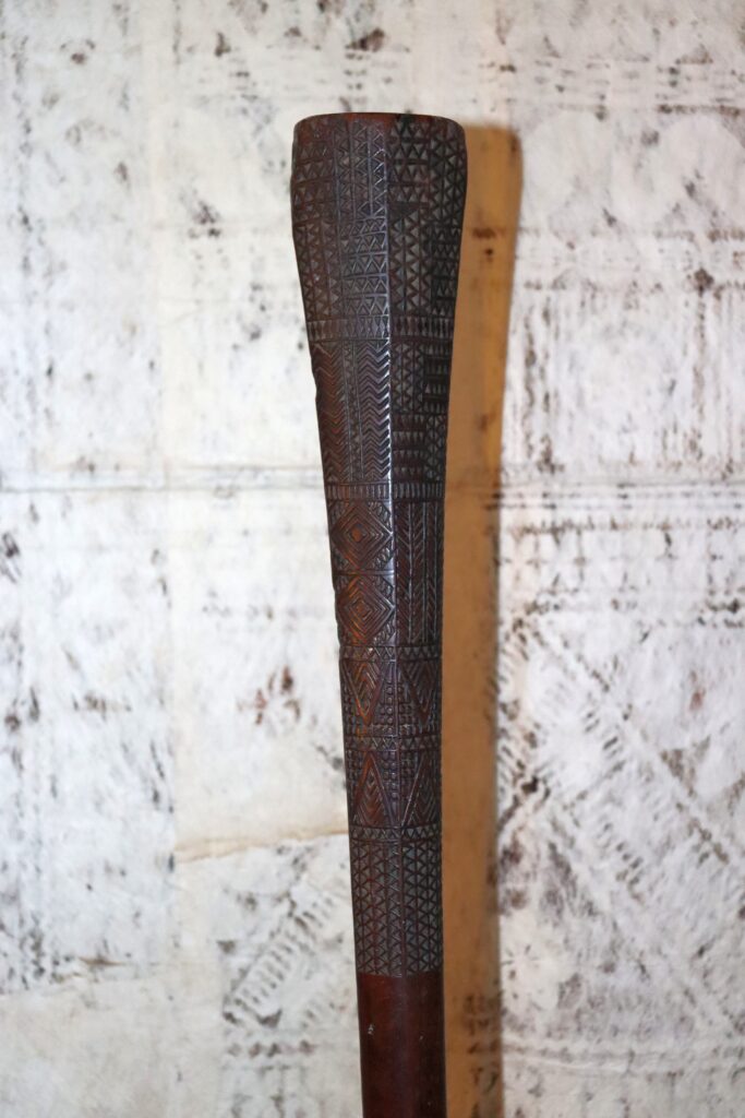 19th century Tongan club 'Akau tau, apa apai club, Tongan tribal art antiques and weapons gallery, 19ème siècle Tongan massue de guerre