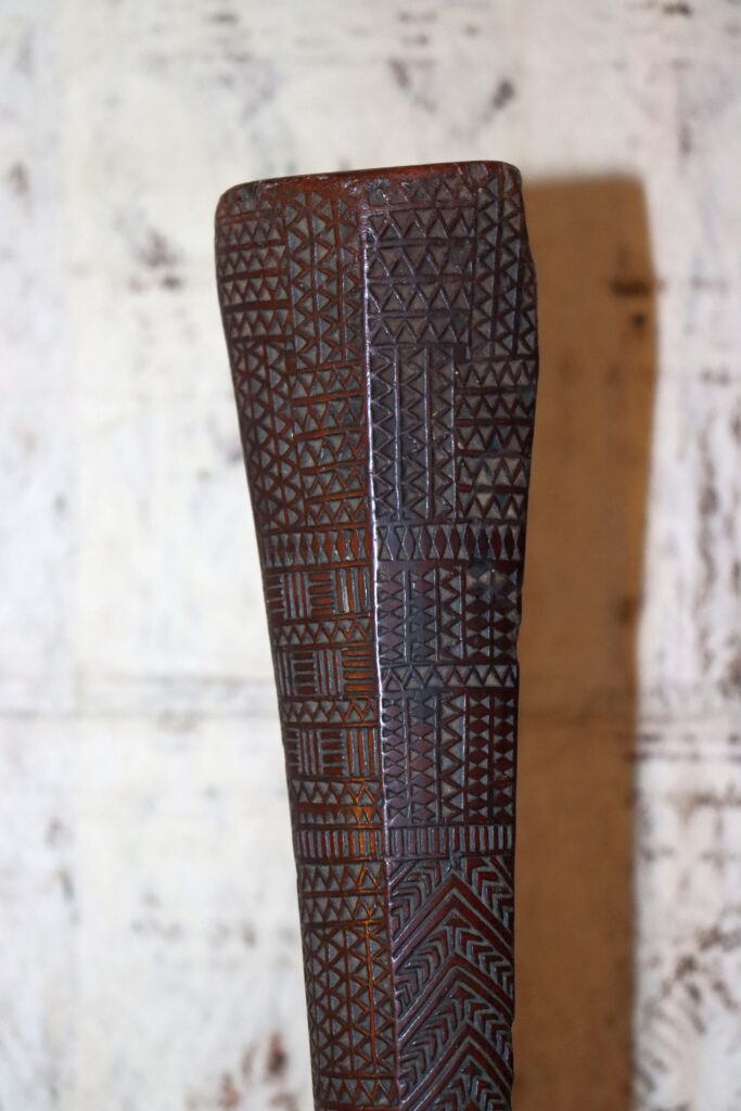 19th century Tongan club 'Akau tau, apa apai club, Tongan tribal art antiques and weapons gallery, 19ème siècle Tongan massue de guerre