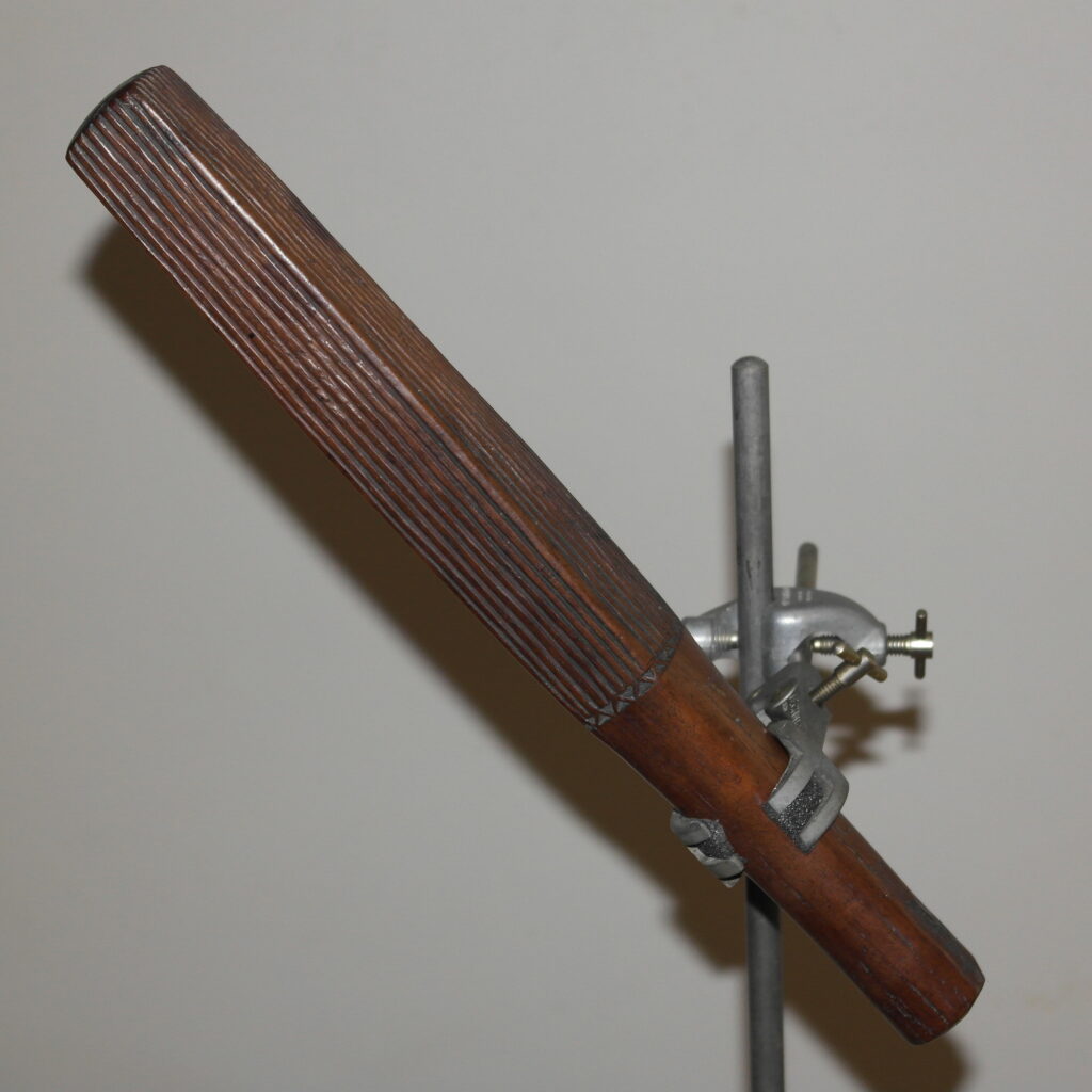 19th century Fijian tapa beater, Polynesian tribal art antiques and weapons gallery, 19ème siècle Fidji massue de guerre