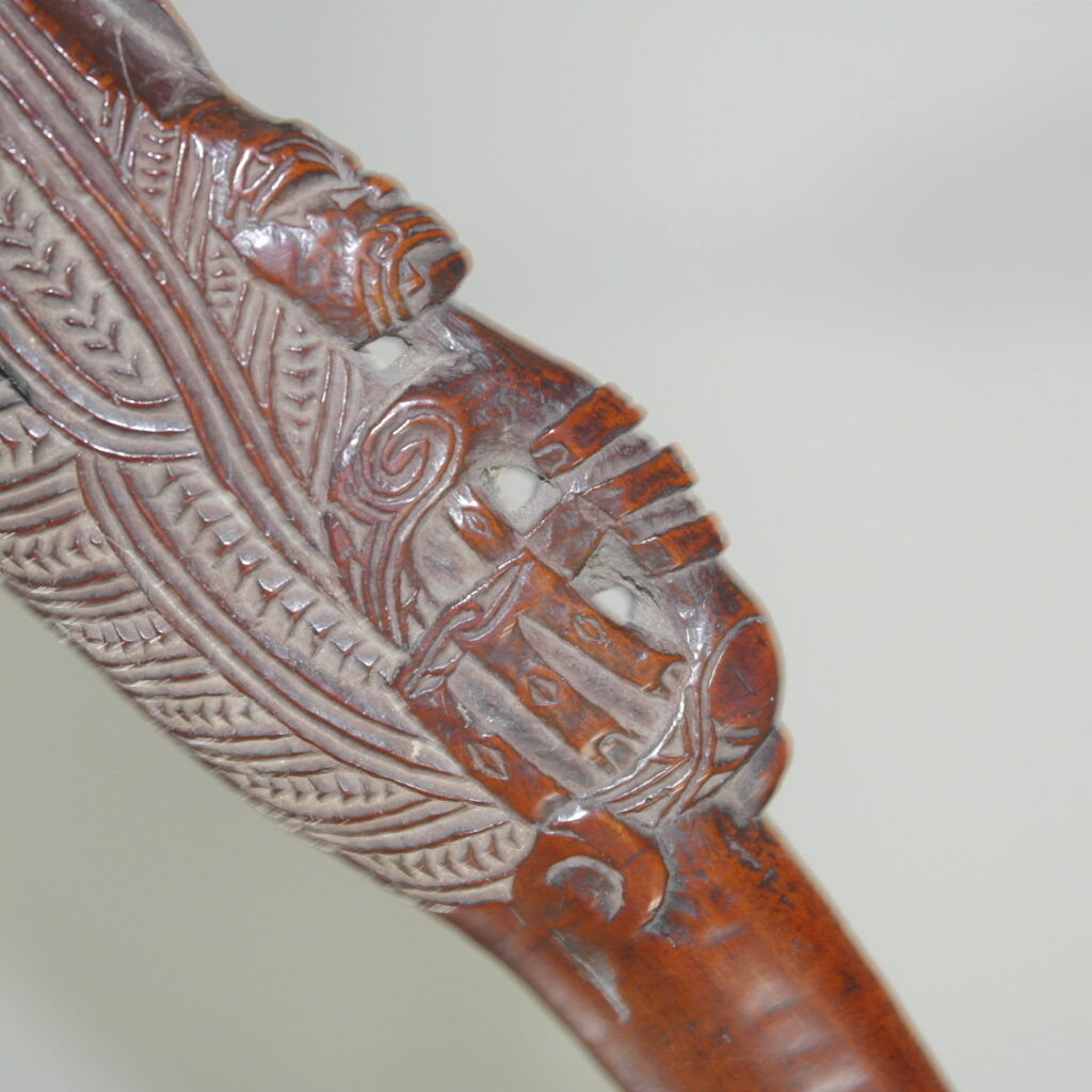 19th century Maori wahaika club, 19th century Maori weapon, Maori antique club, Maori artifact, Polynesian weapons and antiques gallery, Oceanic art antiques and weapons, Maori war club, 19ème siècle Maoris massue de guerre, buying Maori clubs artifacts and weapons