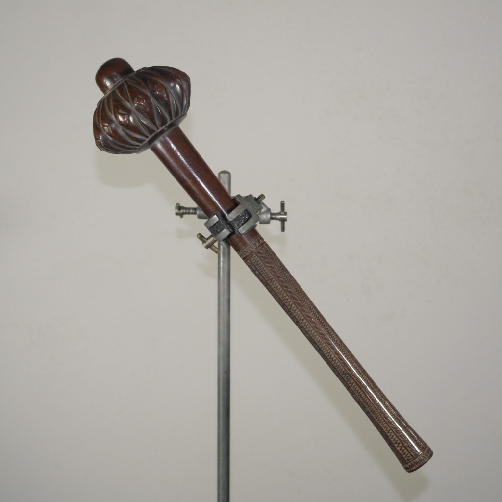 19th century Tongan throwing club, Akau tau, apa apai club, 19ème siècle Tongan massue de guerre, Tongan tribal antiques art and weapons gallery