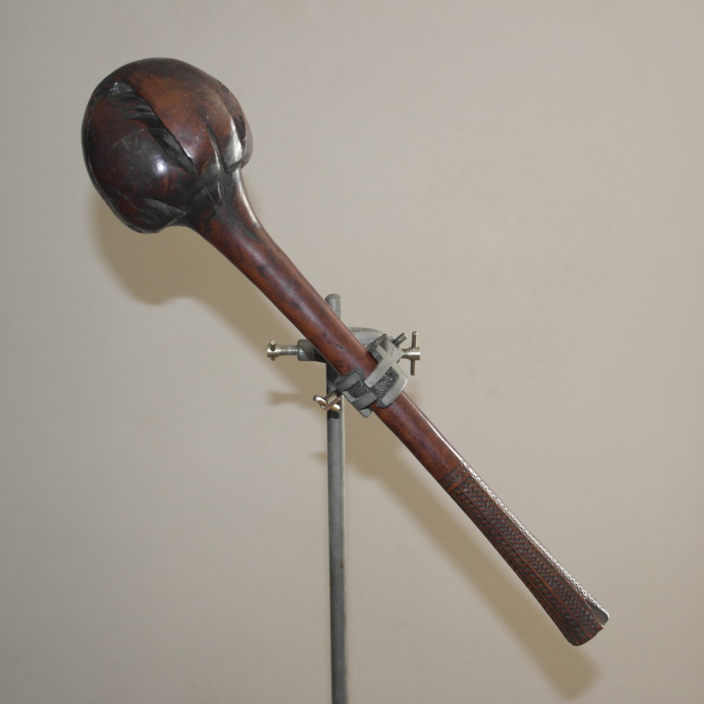 19th century Fijian ula throwing club, Fijian tribal art antiques and weapons gallery, 19ème siècle Fidji massue de guerre, ivory inlay