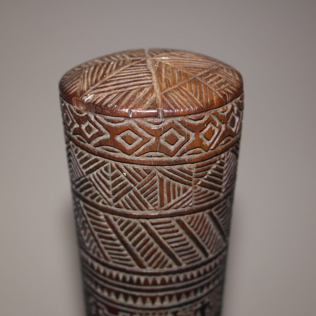 19th century Tongan club apa'apai, Tongan Akau tau club, Tongan tribal art antiques and weapons gallery, 19ème siècle Tongan massue de guerre