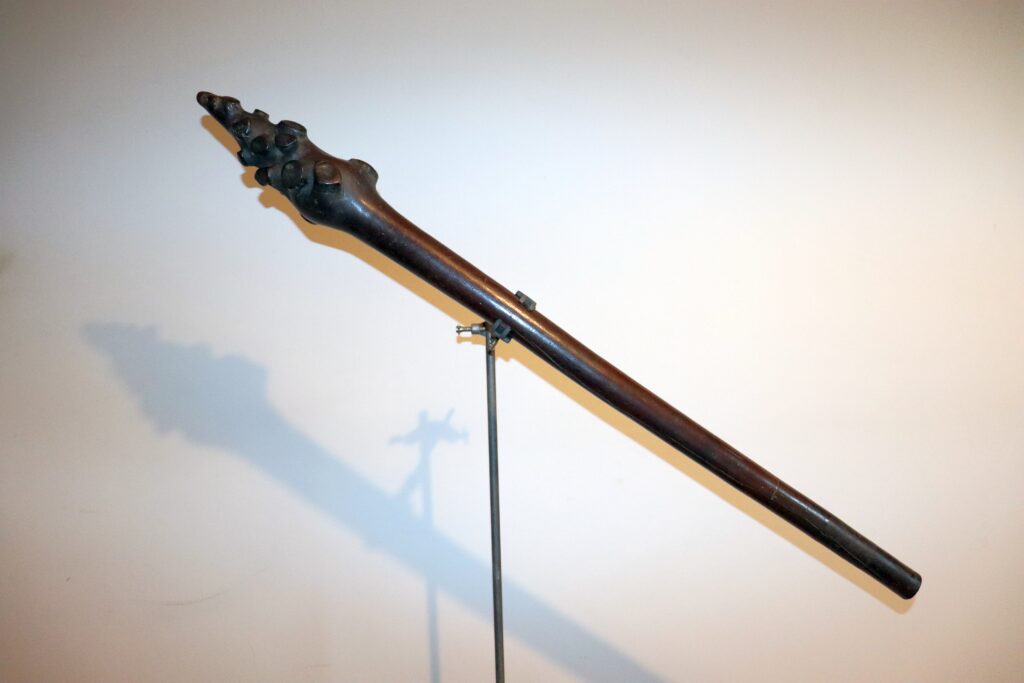 19th century Fijian vunikau club, 19th century Fijian war club, Fijian tribal art antiques and weapons gallery, 19ème siècle Fidji massue de guerre