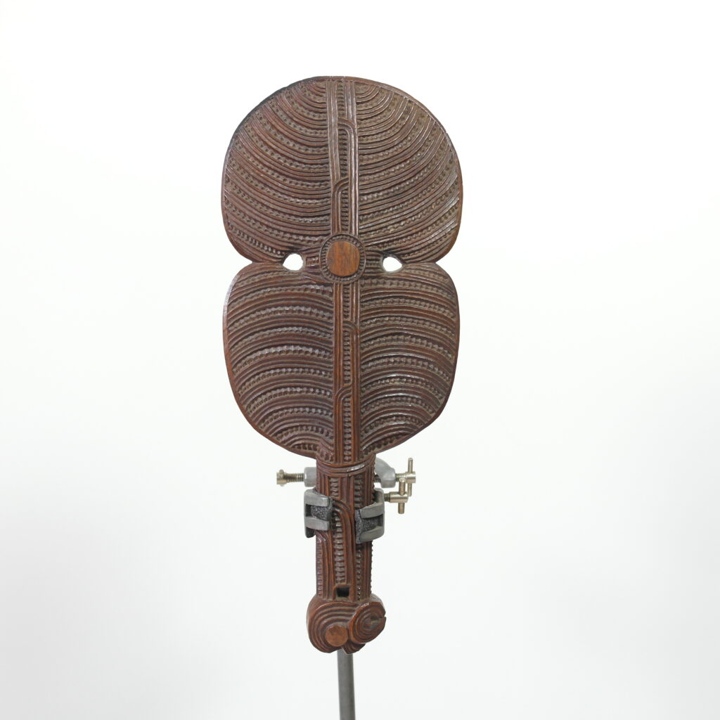 19th century Maori kotiate club, Maori war club, Maori tribal art antiques and weapons gallery, 19ème siècle Maoris massue de guerre