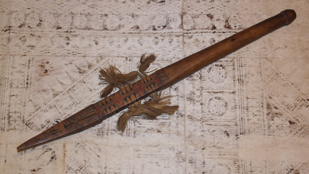 19th century Santa Cruz napa club, 19ème siècle papua new guinea massue de guerre, 19th century Melanesian and Micronesian art antiques and weapons gallery