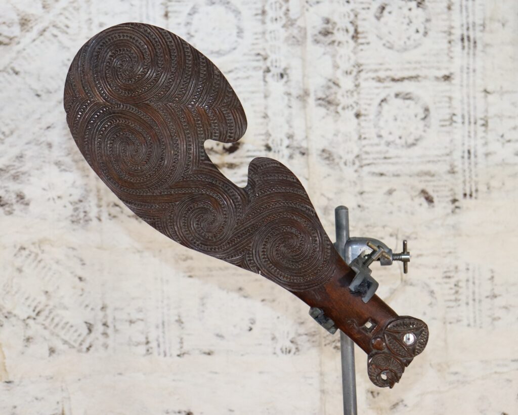19th century Maori wahaika club, 19th century Maori weapon, Maori tribal art antiques and weapons gallery, 19ème siècle Maoris massue de guerre, Maori war club