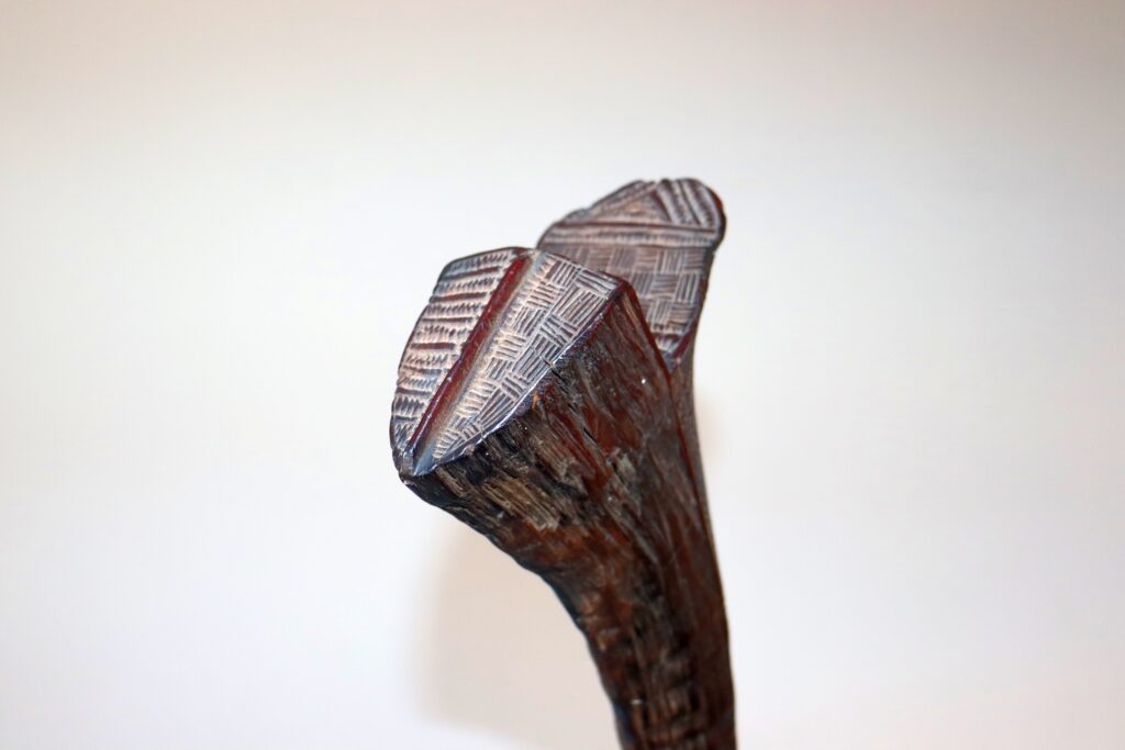19th century Fijian gata club, Fijian war club, Fijian tribal art antiques and weapons gallery, 19ème siècle Fidji massue de guerre, selling Fijian clubs antiques and weapons, buying Fijian antiques