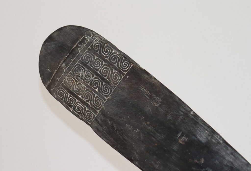 19th century Massim club, Tribal Art Gallery, Massim tribal art antiques and weapons gallery,19ème siècle papua new guinea massue de guerre