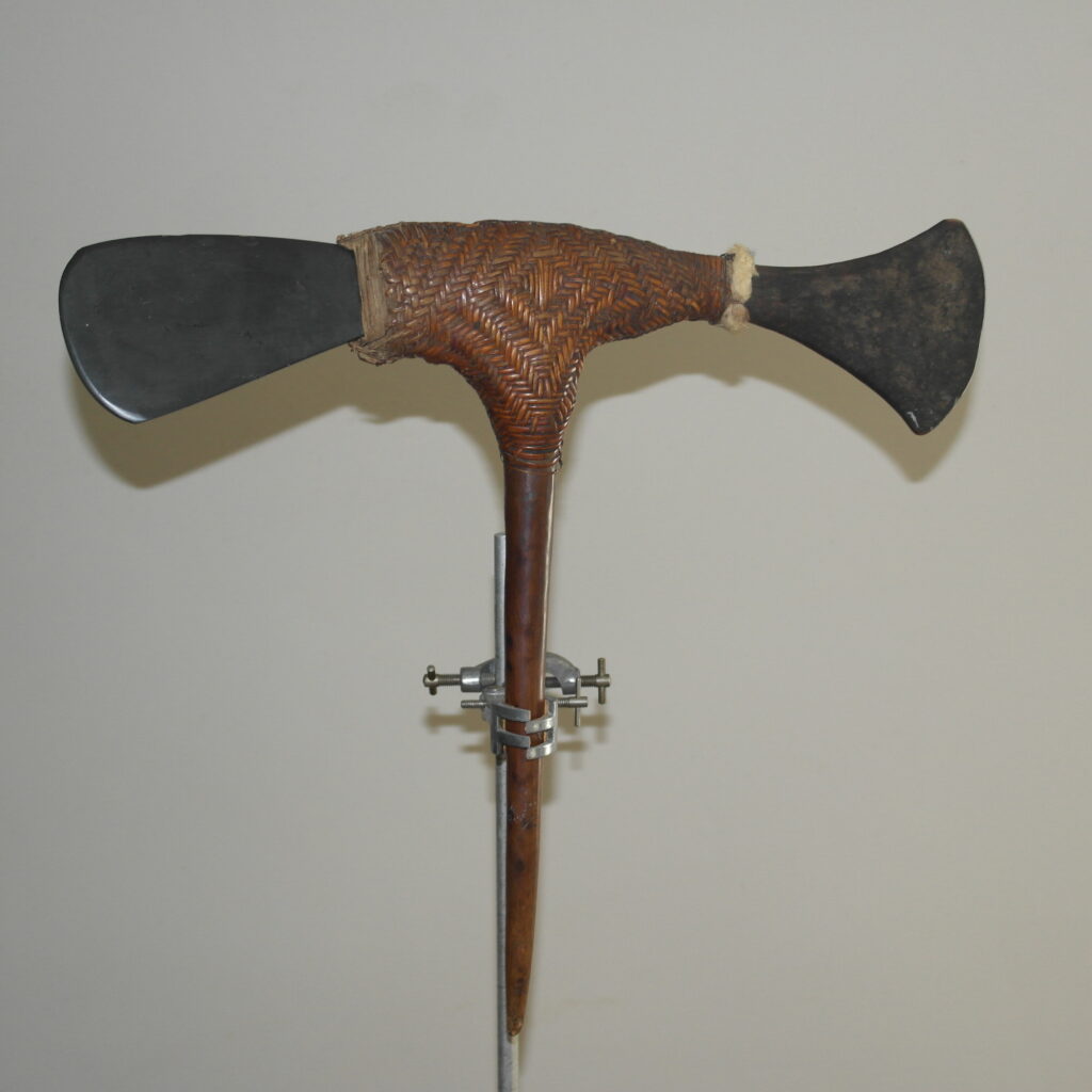 19th century Papua New Guinea adze, Tribal Art Gallery, 19th century Polynesian art and weapons, 19ème siècle papua new guinea massue de guerre