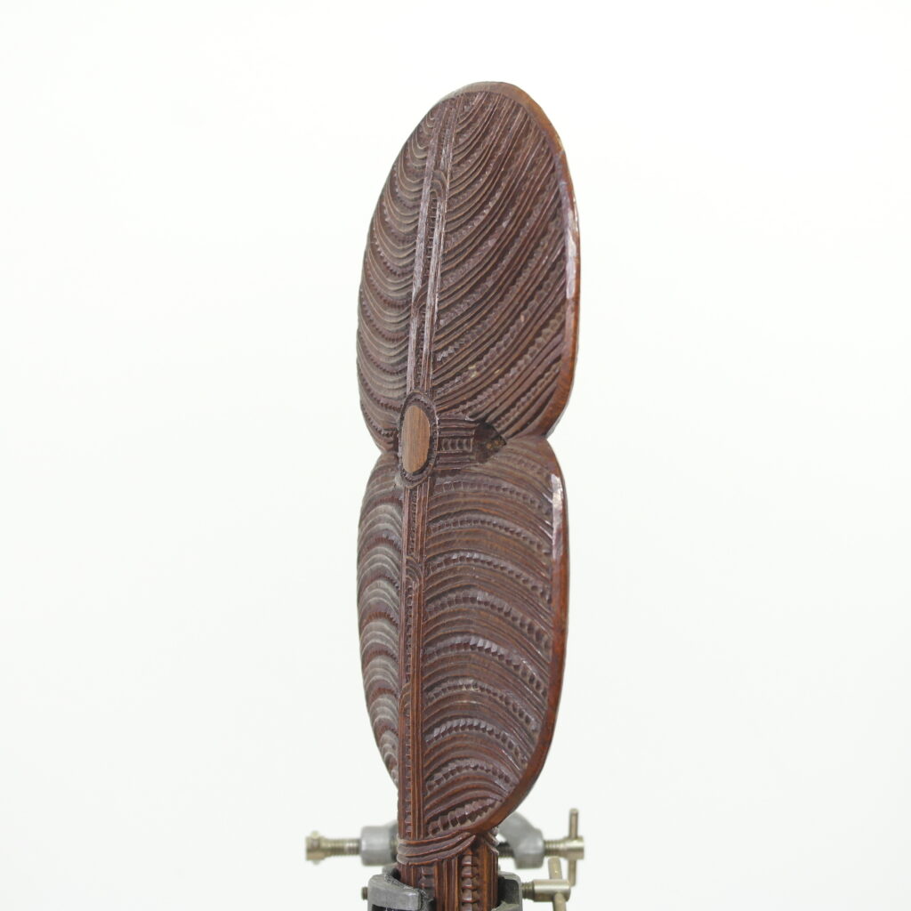 19th century Maori kotiate club, Maori war club, Maori tribal art antiques and weapons gallery, 19ème siècle Maoris massue de guerre