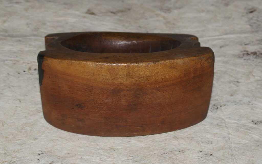 19th century Cook Island tapa press, Polynesian tribal art antiques and weapons gallery, Tribal art gallery, 19th century Rarotonga tapa press
