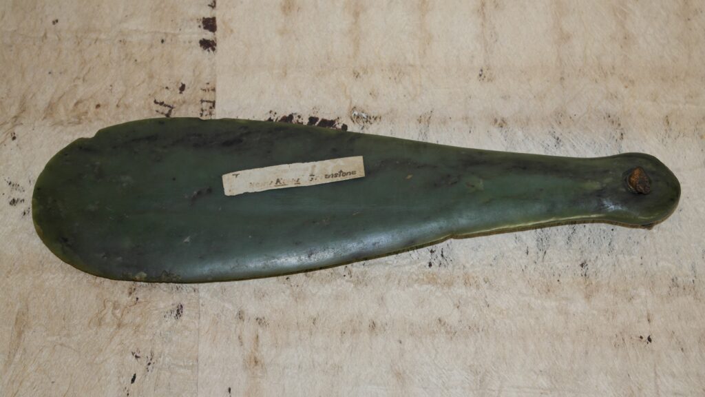 19th century Maori mere pounamu, Maori greenstone mere club, Maori tribal art antiques and weapons gallery, Maori war club, 19ème siècle Maoris massue de guerre
