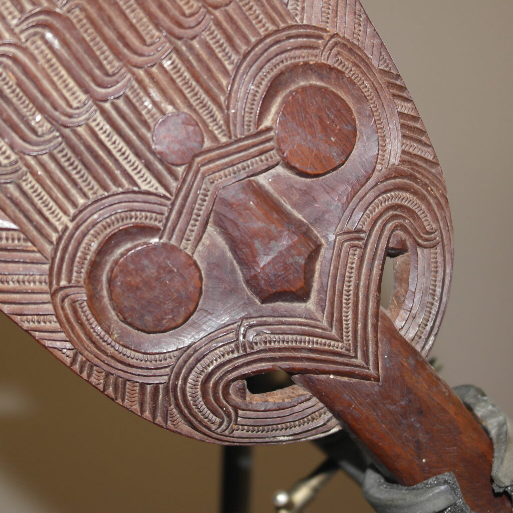 19th century Maori kotiate club, Maori war club, Maori tribal art antiques and weapons gallery, 19ème siècle Maoris massue de guerre