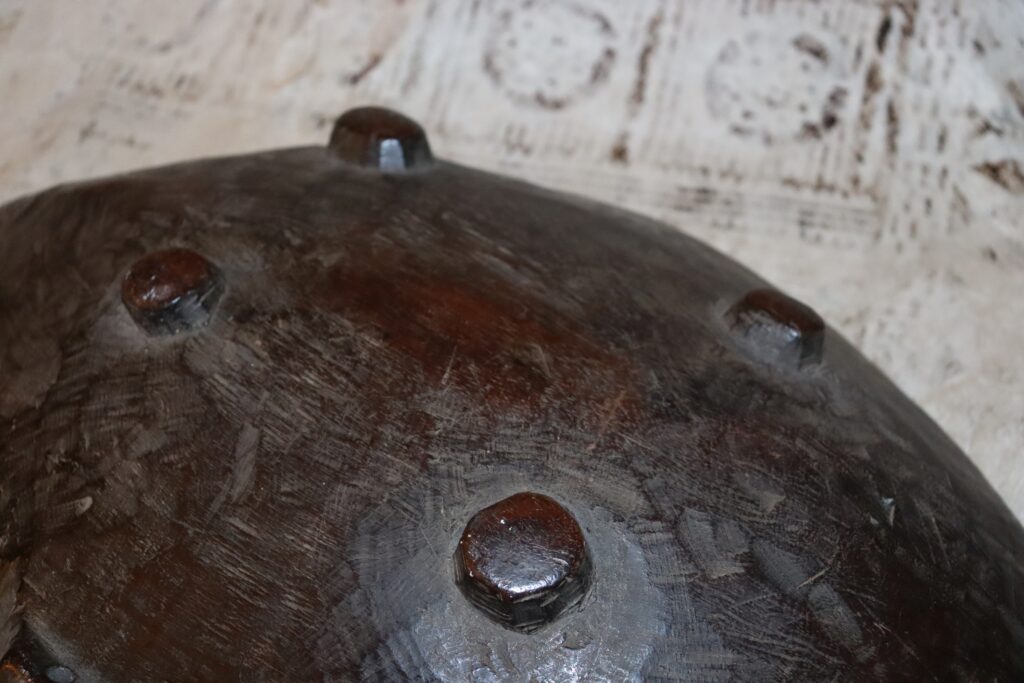 19th century Fijian kava bowl, Fijian ceremonial kava dish, Fijian tribal art antiques and weapons gallery, 19ème siècle Fidji massue de guerre, looking to buy Fijian tribal antiques art and weapons
