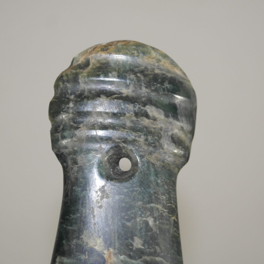 19th century Maori mere club, pounamu, 19th century Maori greenstone mere club, Maori tribal art antiques and weapons gallery, 19ème siècle Maoris massue de guerre