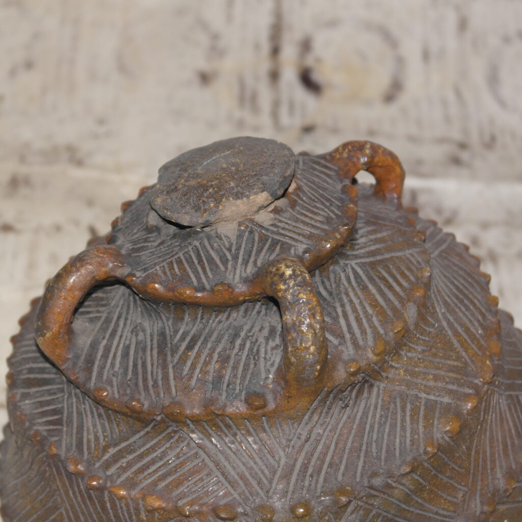 19th century Fijian Kitu Qele pottery vessel, Fijian tribal art antiques and weapons gallery, 19ème siècle Fidji massue de guerre, selling Fijian tribal antiques art and weapons