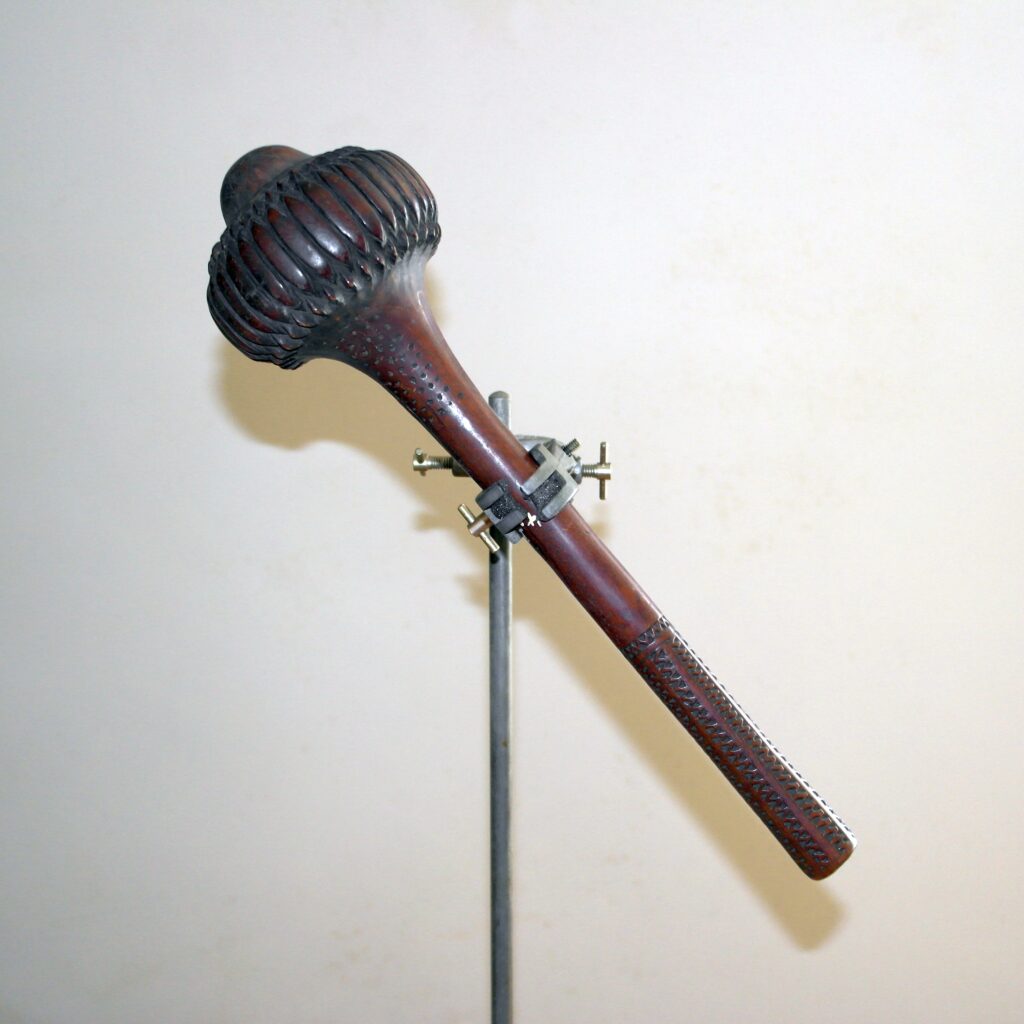 19th century Fijian ula club, Fijian tribal art antiques and weapons gallery, 19ème siècle Fidji massue de guerre, buying Fijian clubs artifacts and weapons