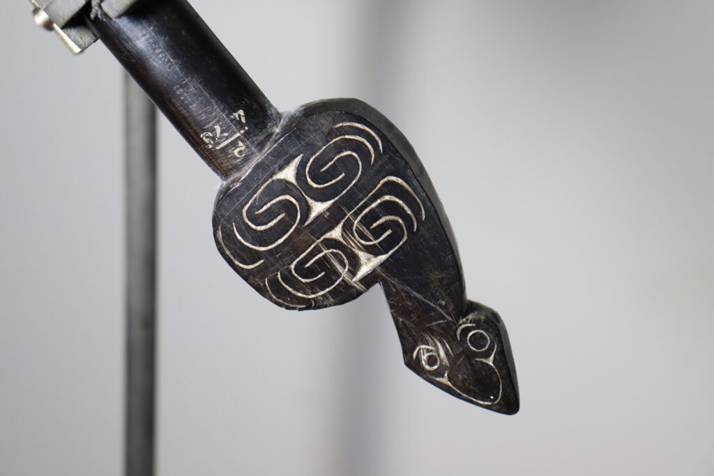 19th century Massim club, Tribal Art Gallery, Massim tribal art antiques and weapons gallery, 19ème siècle papua new guinea massue de guerre