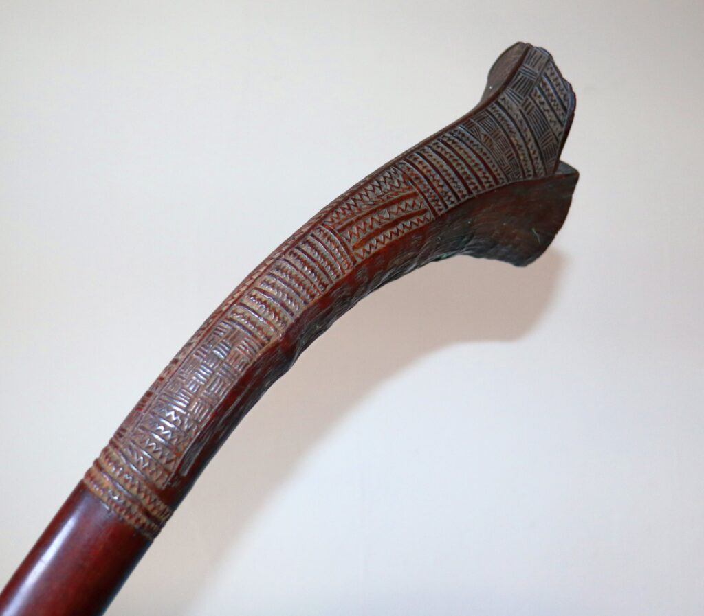 19th century Fijian gata club, Fijian war club, Fijian tribal art antiques and weapons gallery, 19ème siècle Fidji massue de guerre, selling Fijian clubs antiques and weapons, buying Fijian antiques
