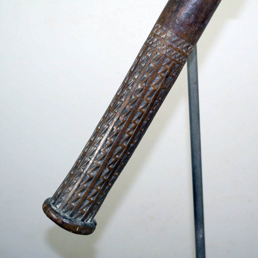 19th century Fijian totokai club, beaked battle-hammer, Polynesian tribal art antiques and weapons gallery, 19ème siècle Fidji massue de guerre