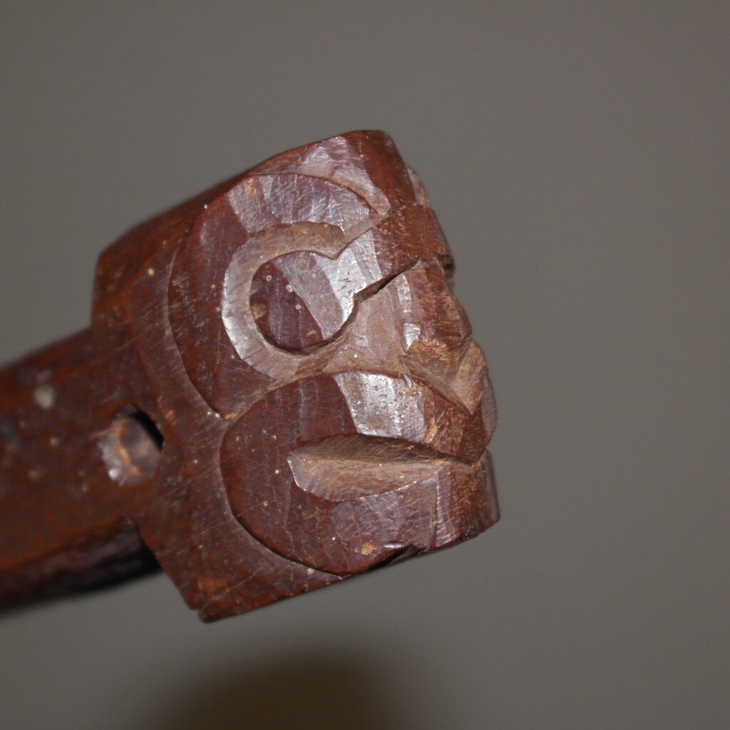 19th century Maori kotiate club, Maori war club, Maori tribal art antiques and weapons gallery, 19ème siècle Maoris massue de guerre
