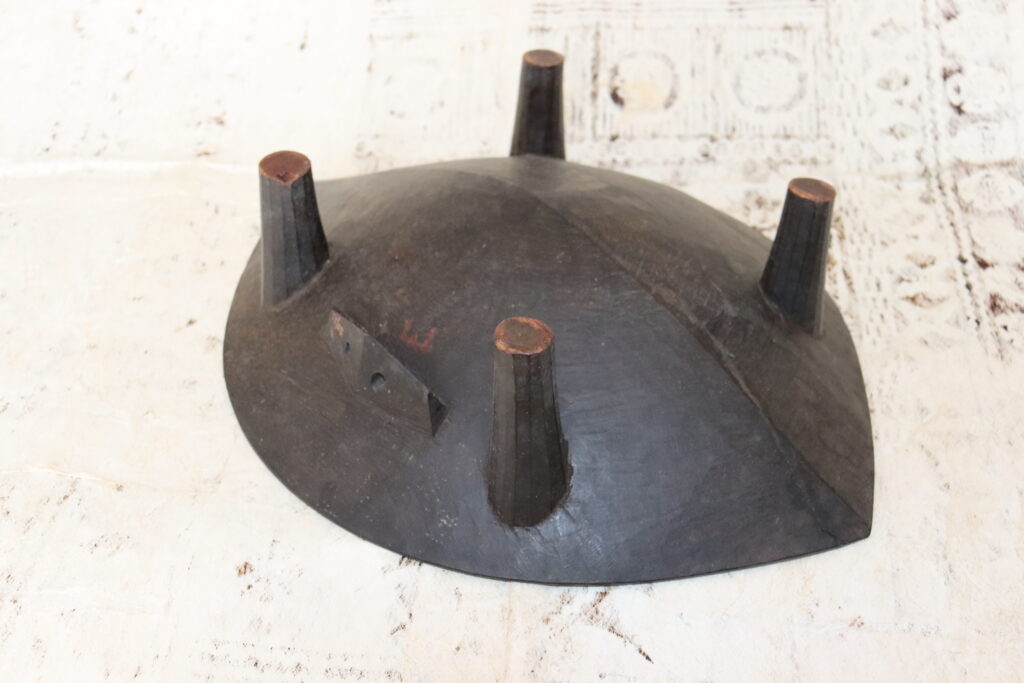 19th century Fijian kava bowl, Fijian ceremonial kava dish, Fijian tribal art antiques and weapons gallery, 19ème siècle Fidji massue de guerre