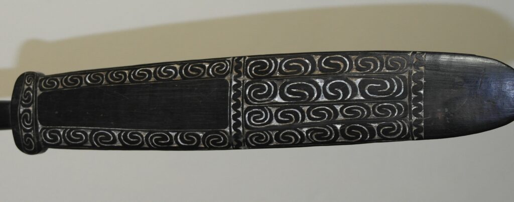 19th century Massim club, Tribal Art Gallery, Massim tribal art antiques and weapons gallery, 19ème siècle papua new guinea massue de guerre