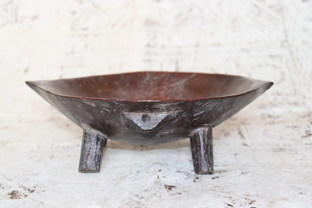19th century Fijian kava bowl, Fijian ceremonial kava dish, Fijian tribal art antiques and weapons gallery, 19ème siècle Fidji massue de guerre