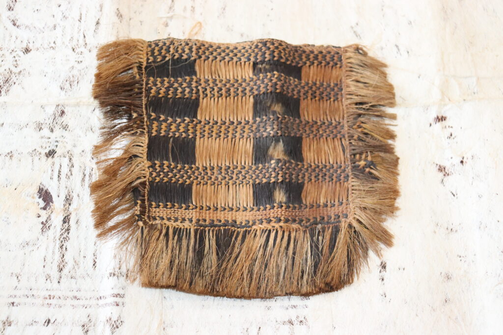 19th century Maori kete muka, Maori antique, Maori artifact, Maori tribal art antiques and weapons gallery