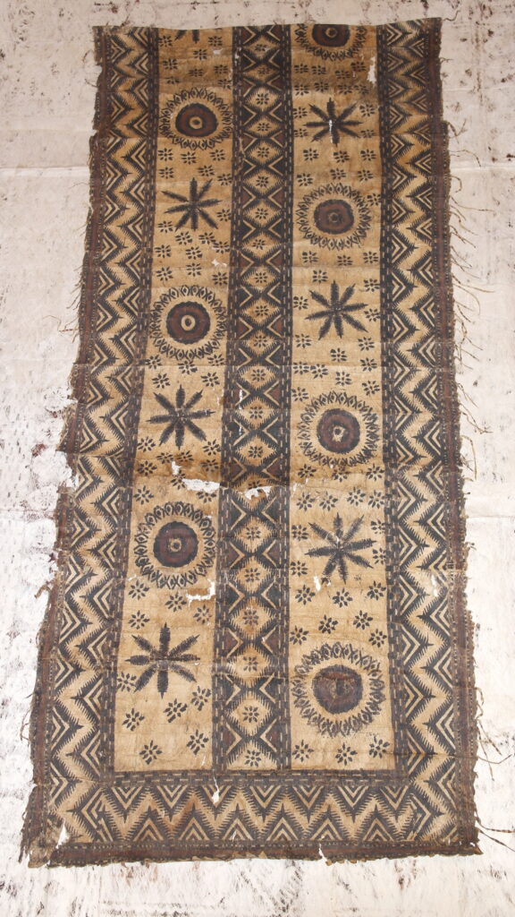 19th century Fijian tapa cloth, Fijian tribal art antiques and weapons gallery, Oceanic tribal art antiques and weapons gallery, 19ème siècle Fidji massue de guerre