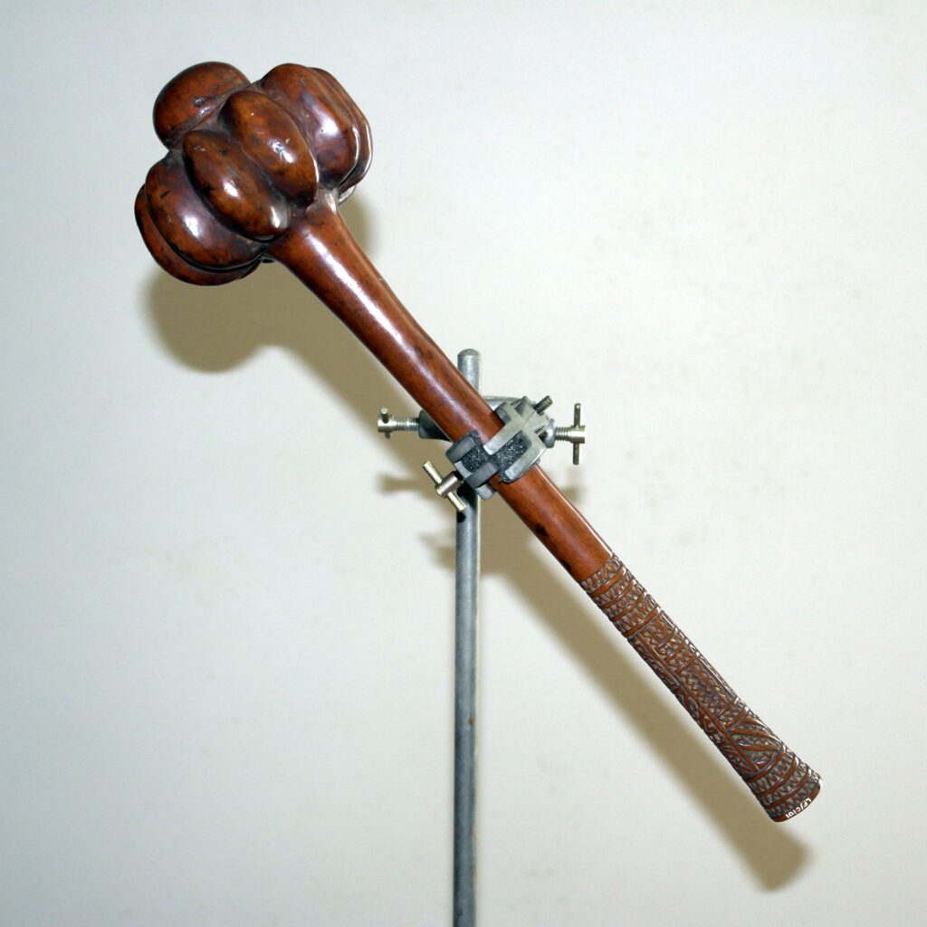 19th century Fijian ula club, Fijian tribal art antiques and weapons gallery, Fijian war club, 19ème siècle Fidji massue de guerre