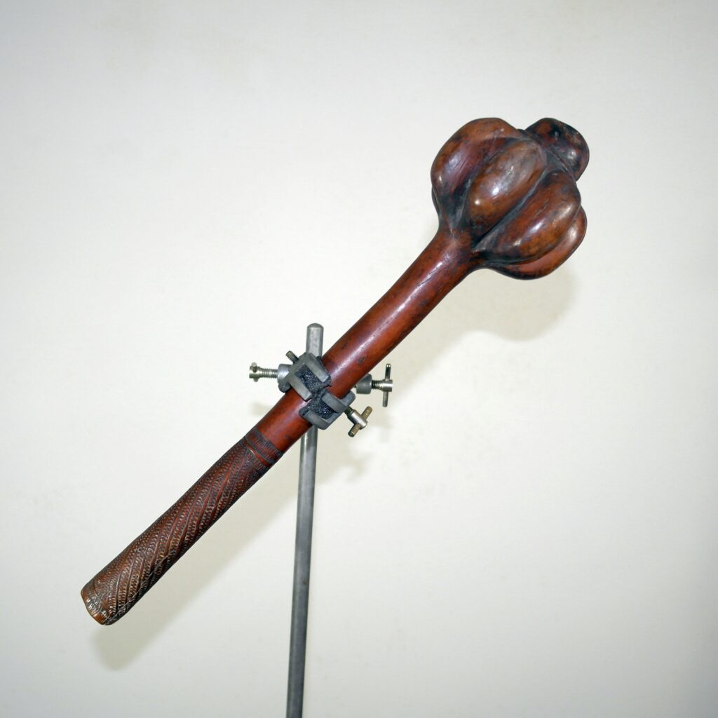 19th century Fijian ula club, Fijian tribal art antiques and weapons gallery, Fijian war club, 19ème siècle Fidji massue de guerre