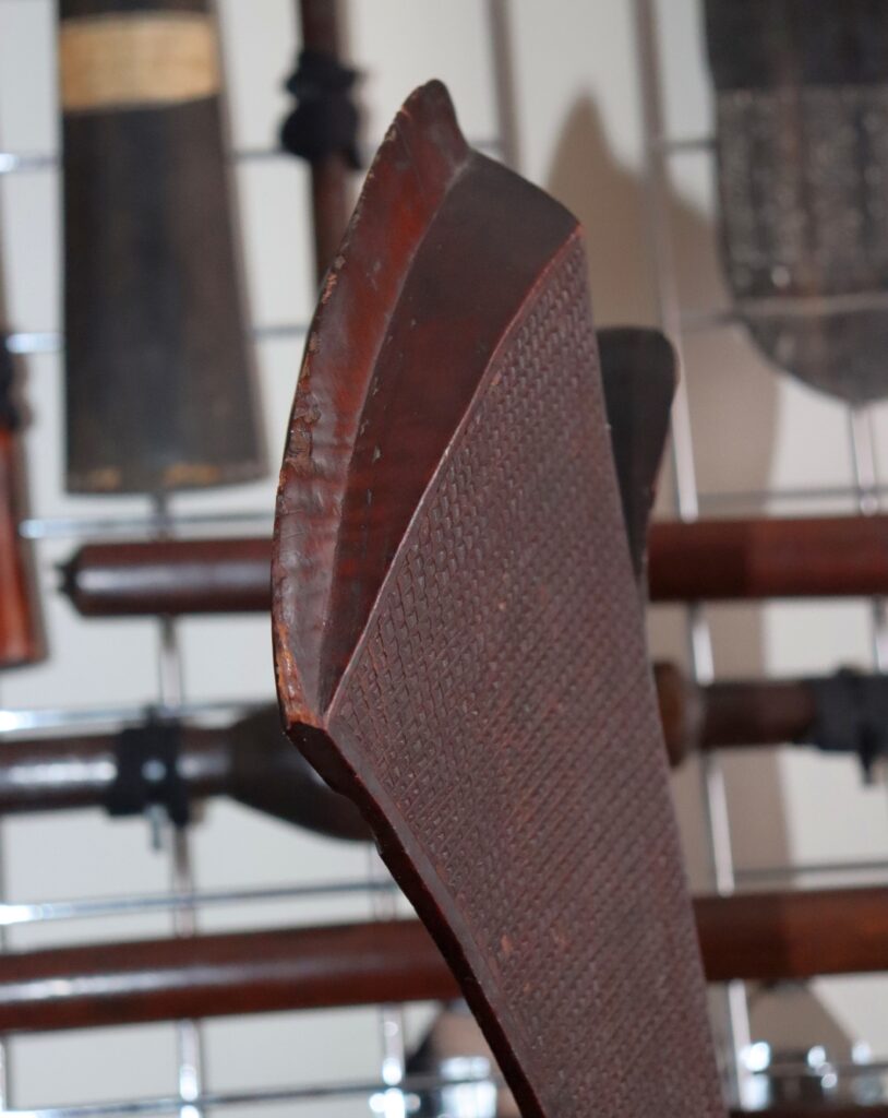 19th century Fijian Sali club, Fijian war club, Fijian tribal art antiques and weapons gallery