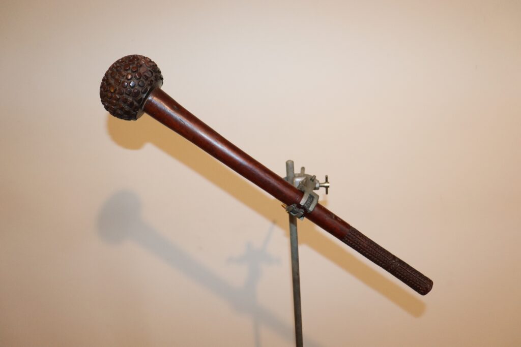 19th century Fijian i ula bulibuli club, 19th century Fijian war club, Polynesian tribal art antiques and weapons gallery, 19ème siècle Fidji massue de guerre