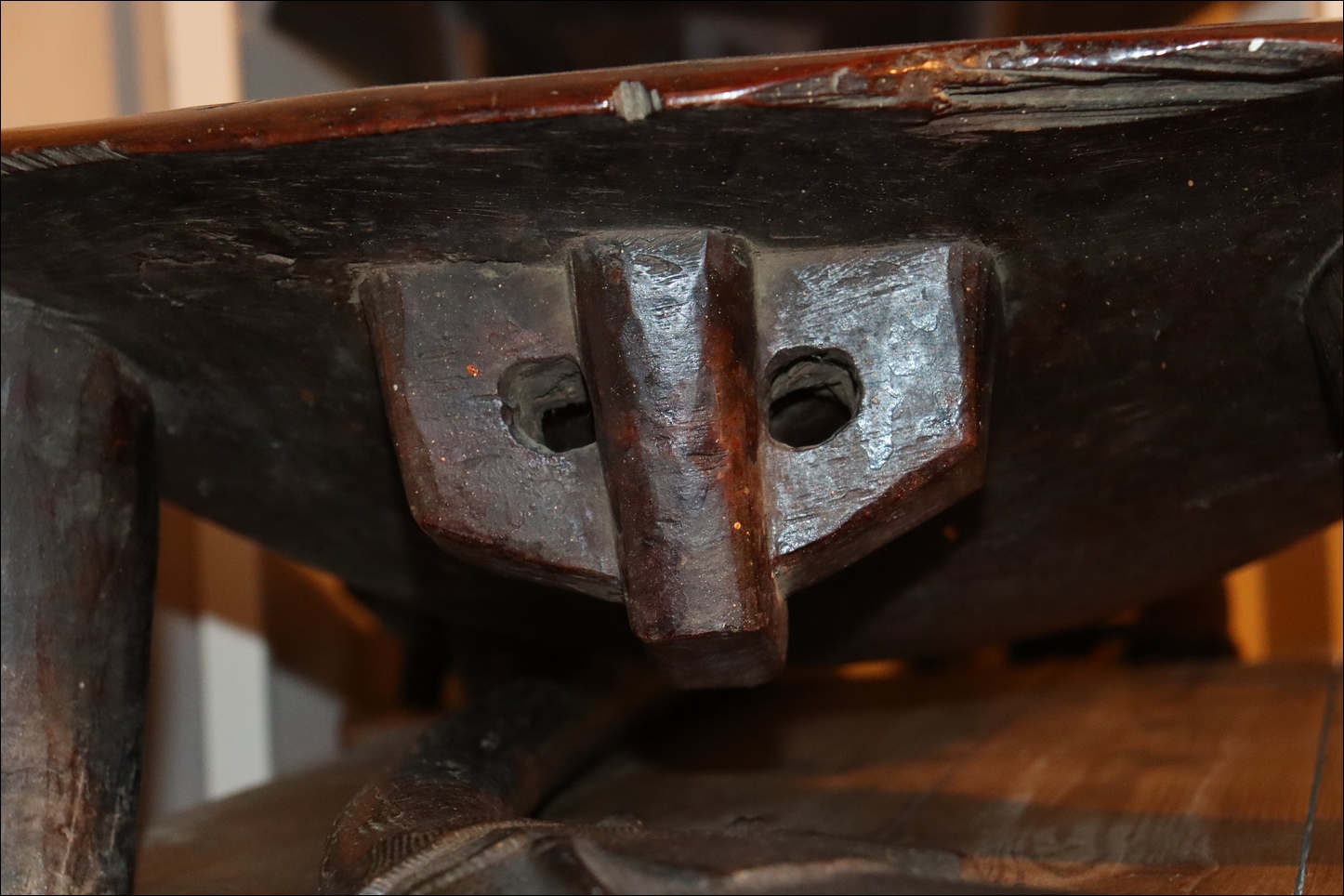 19th century Fijian kava bowl tanoa, Fijian ceremonial kava dish, Fijian antique, Fijian artifact, 19th century fijian artifact, Polynesian tribal art antiques and weapons gallery, Oceanic tribal art antiques and weapons gallery, ethnographic tribal art antiques and weapons gallery, 19ème siècle Fidji massue de guerre, looking to buy Fijian tribal antiques art and weapons, buying Fijian antiques, buying Fijian clubs artifacts and weapons, buying Fijian antiques