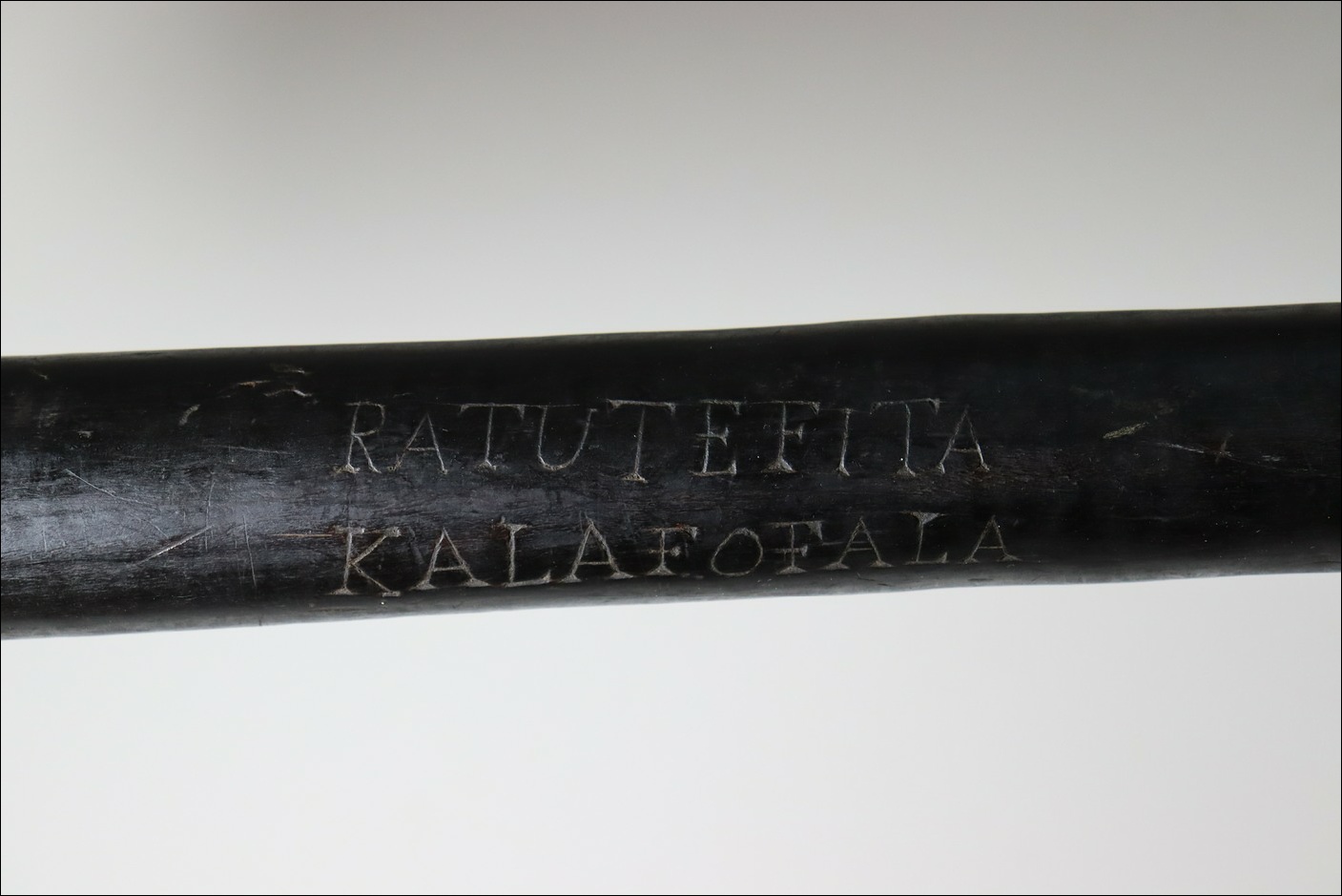 19th century fijian bowai club, 19th century Fijian antique, 19th century Fijian club, 19th century Fijian war club, Fijian weapon, Fijian artifact, Polynesian tribal art antiques and weapons gallery, Oceanic tribal art antiques and weapons gallery, ethnographic tribal art antiques and weapons gallery, 19ème siècle Fidji massue de guerre, looking to buy Fijian tribal antiques art and weapons, buying Fijian antiques, buying Fijian clubs artifacts and weapons, buying Fijian antiques